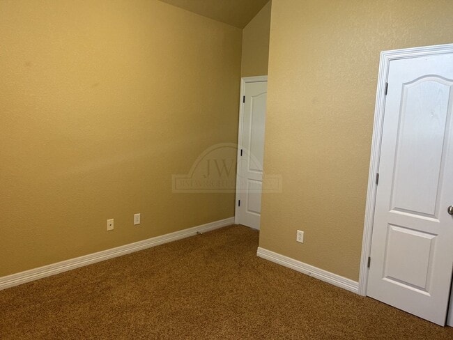 Building Photo - 203 Weeping Willow Ct