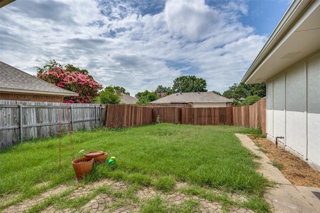 Building Photo - 1700 Tree House Ln