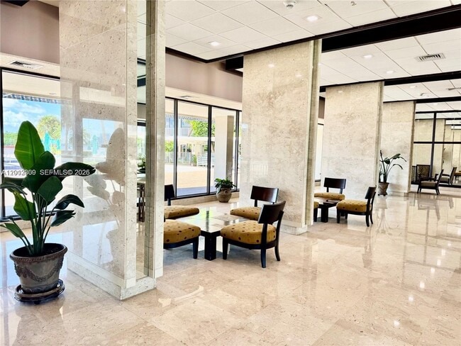 Building Photo - 300 Bayview Dr
