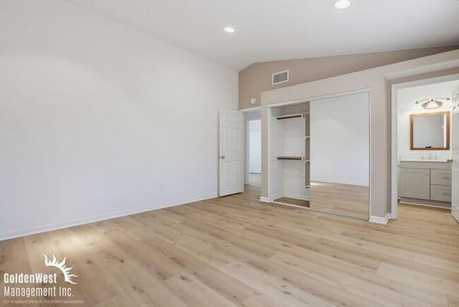 Building Photo - Charming 3Bdm 2Ba Home with Modern Updates and Private Outdoor Space in Gated Commnity!