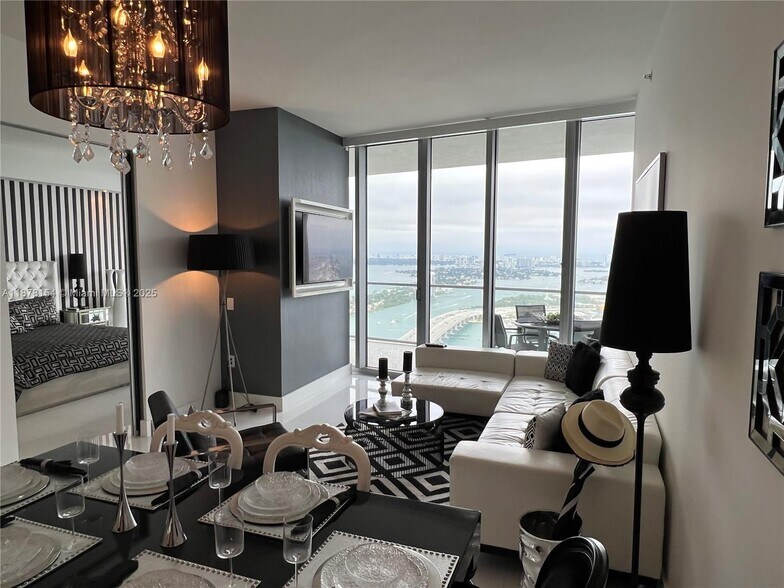 Building Photo - 1100 Biscayne Blvd