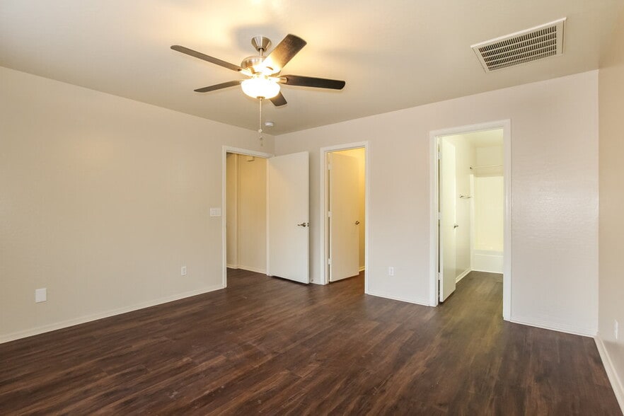 Building Photo - 22740 W Mohave St