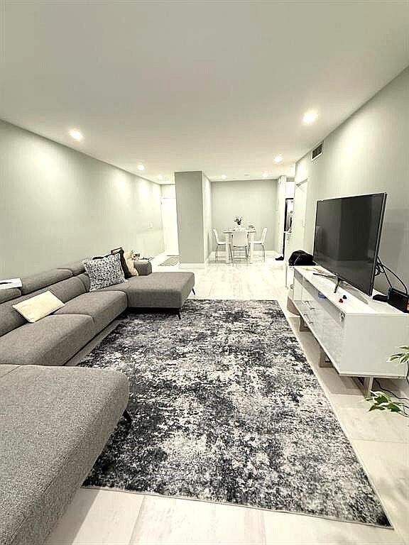 Building Photo - 2191 NE 68th St