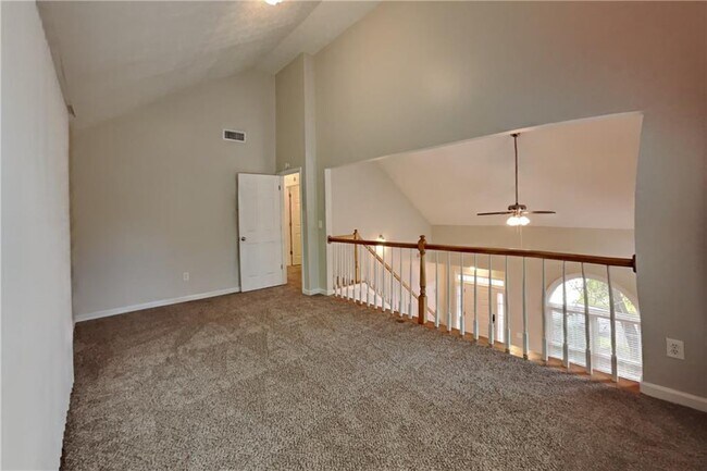 Building Photo - 145 Riversong Dr