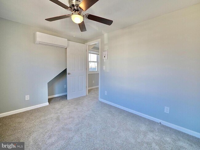 Building Photo - 40 Neeld Ln