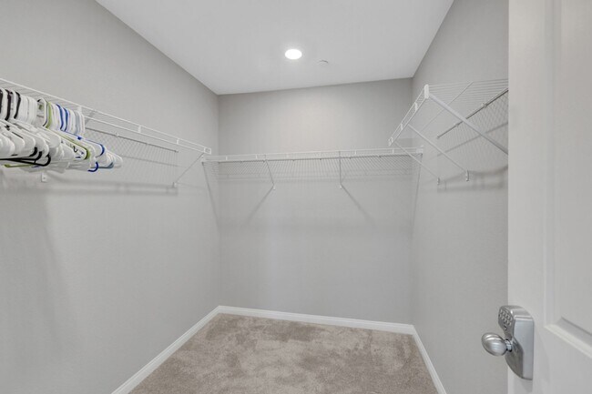 Building Photo - Gorgeous 3 bedroom Inspirada home