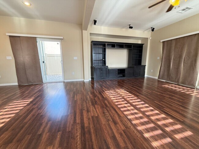 Building Photo - 9172 Domina Royal St