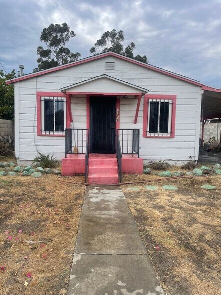 Primary Photo - 13011 Paxton St