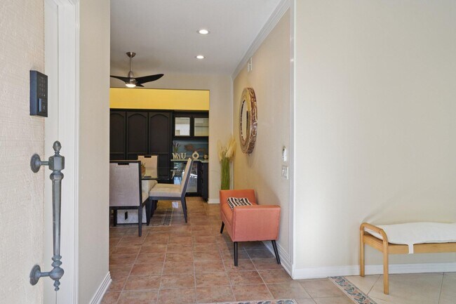 Building Photo - 29 Lakeshore Dr