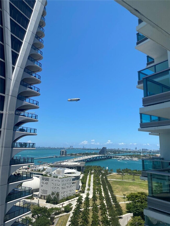 Building Photo - 900 Biscayne Blvd