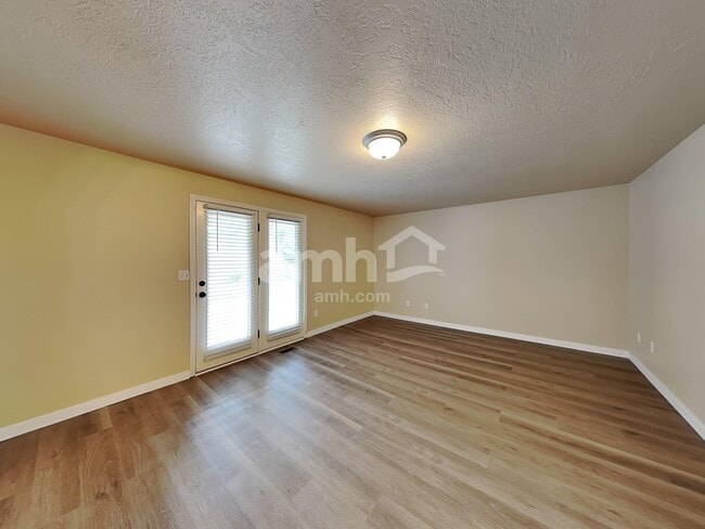 Building Photo - 1745 W McGlinchey St