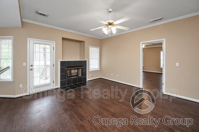 Building Photo - 5561 Heatherbrae Ln