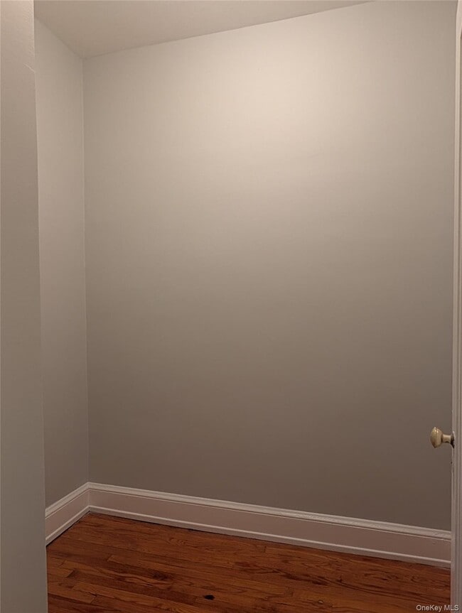 Building Photo - 26 Coligni Ave