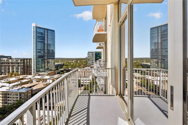 Building Photo - 360 Nueces St
