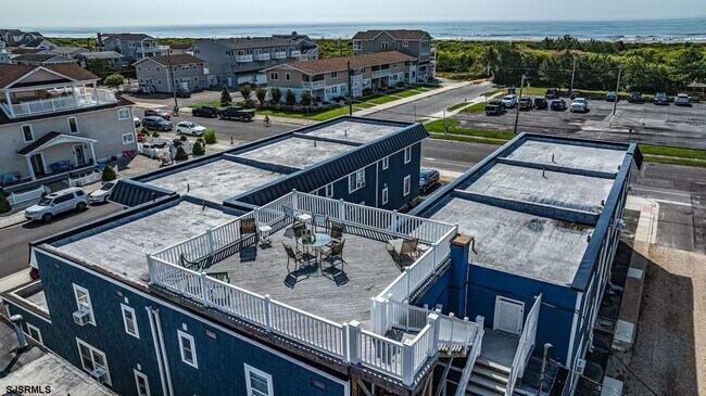 Building Photo - 3401 Ocean Ave