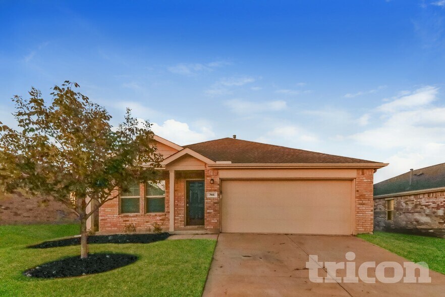 Building Photo - 746 Bayonet St