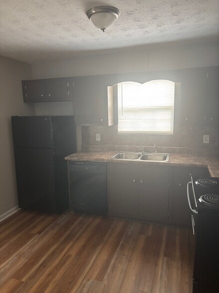 Building Photo - 231B Maple St