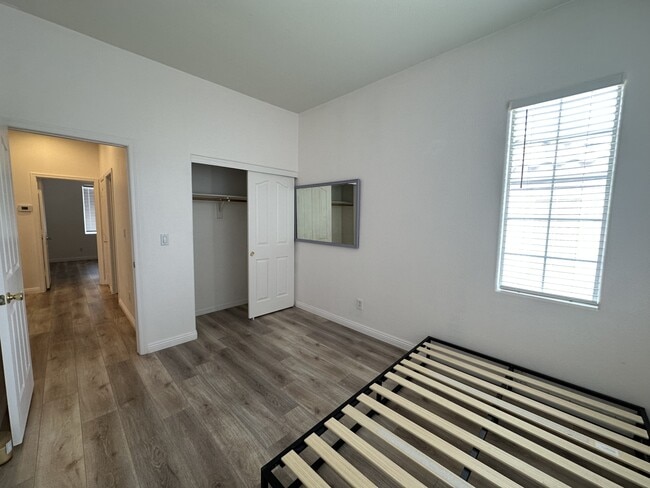 Building Photo - 9156 Sangria Ln