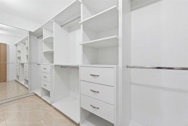 Building Photo - 1750 W 46th St