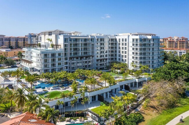 Building Photo - 220 SE Mizner Blvd