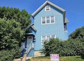Building Photo - 1668 N Van Buren St