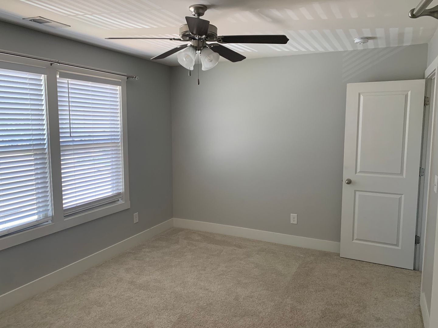 Building Photo - Well Maintained 3 Bedroom Home in The Pres...