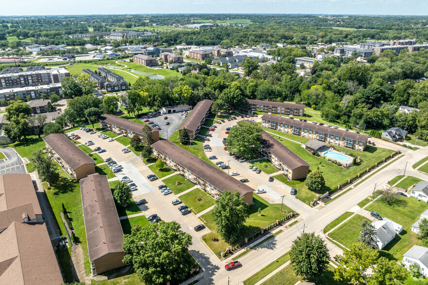 Primary Photo - Scotsdale Apts