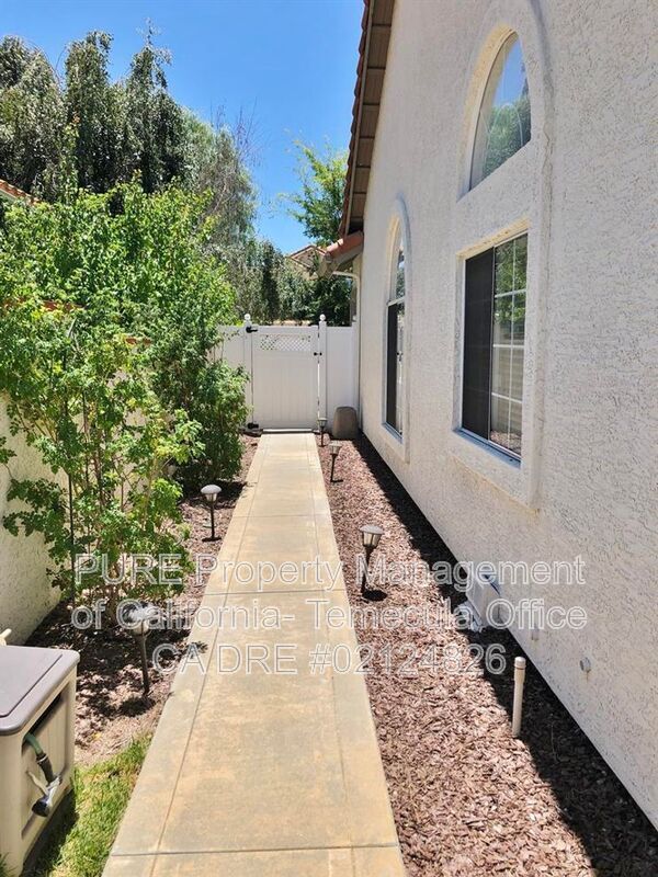 Building Photo - 31374 Corte Tunas
