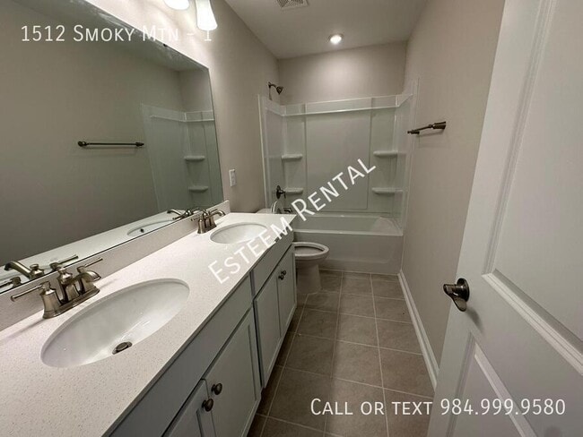 Building Photo - 1512 Smoky Mountains St