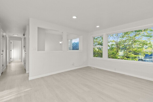 Building Photo - 17723 23rd Ave SE