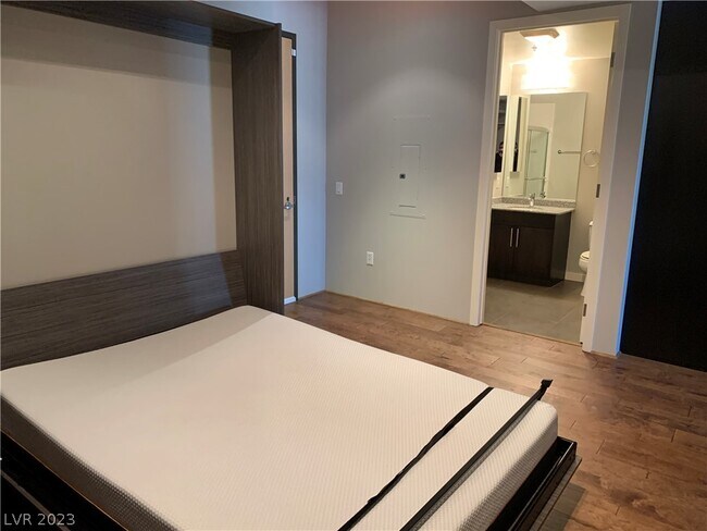 Building Photo - 353 E Bonneville Ave