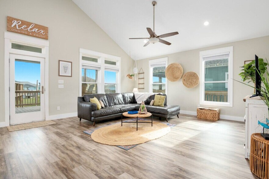 Building Photo - 951 Gulf Shores Dr