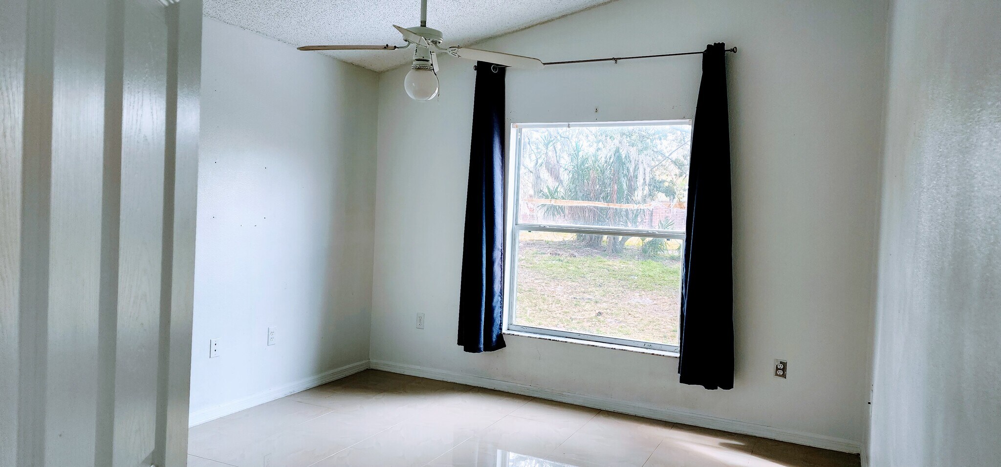 Master Bedroom - 4002 Bolinas Ct