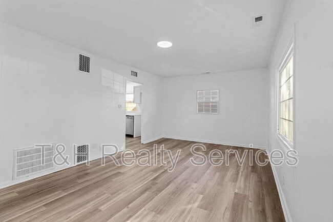 Building Photo - 2233 St Paul St