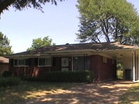 Building Photo - Under Repair.  Renovated!!***