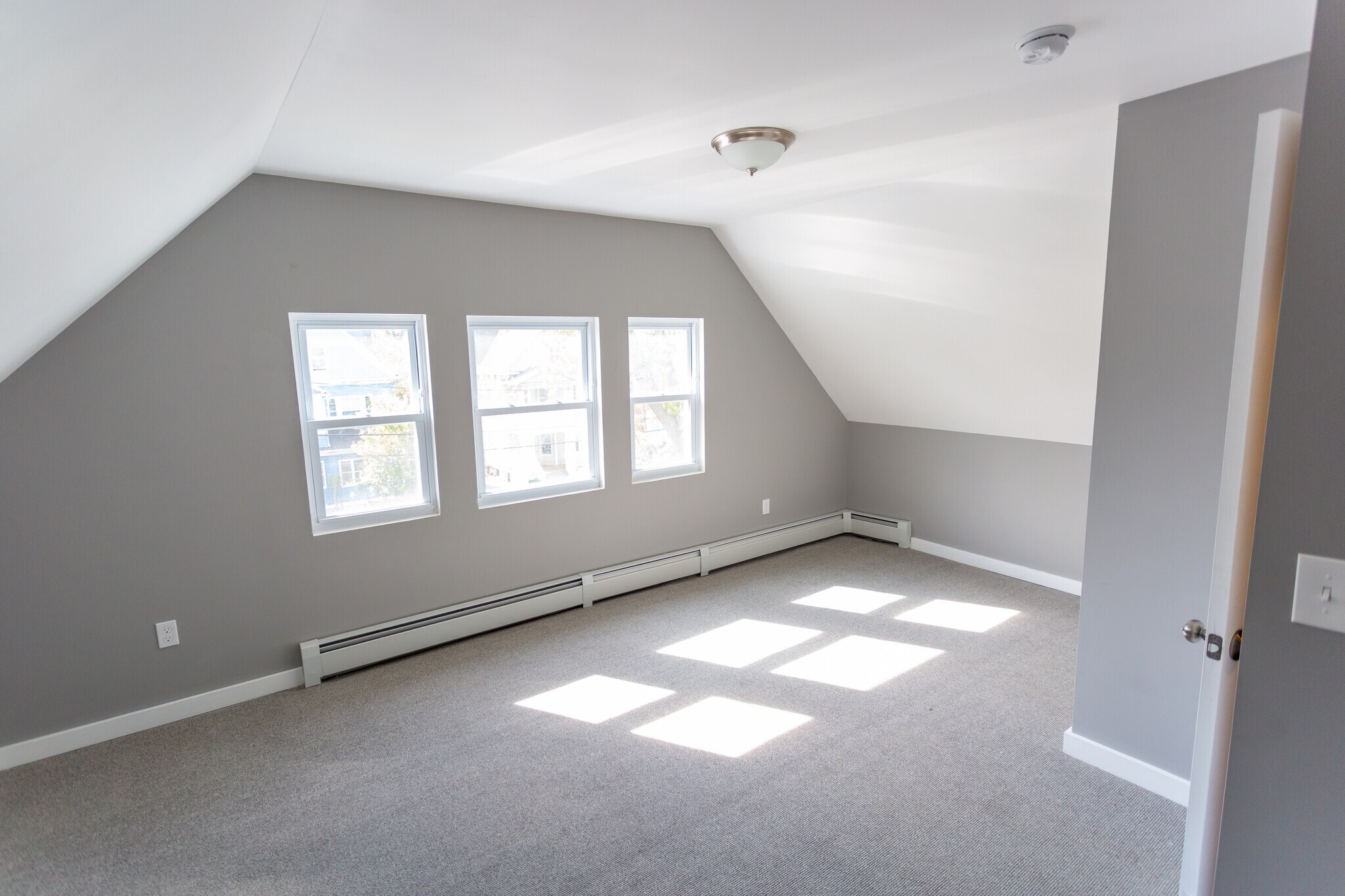 Building Photo - 366 Sigourney Street