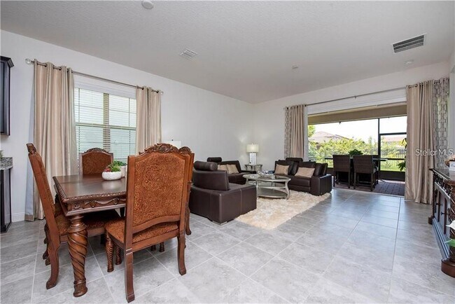 Building Photo - 13092 Stanthorne Ave