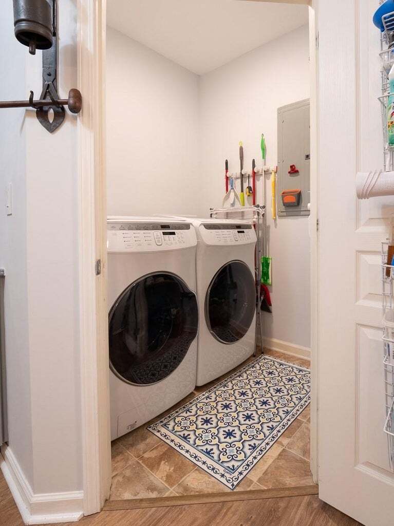 laundry room - 500 Bucksley Ln