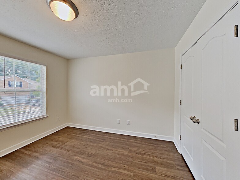 Building Photo - 114 Judson Dr