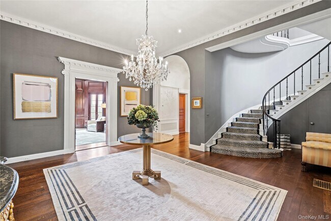 Building Photo - 393 Oyster Bay Road