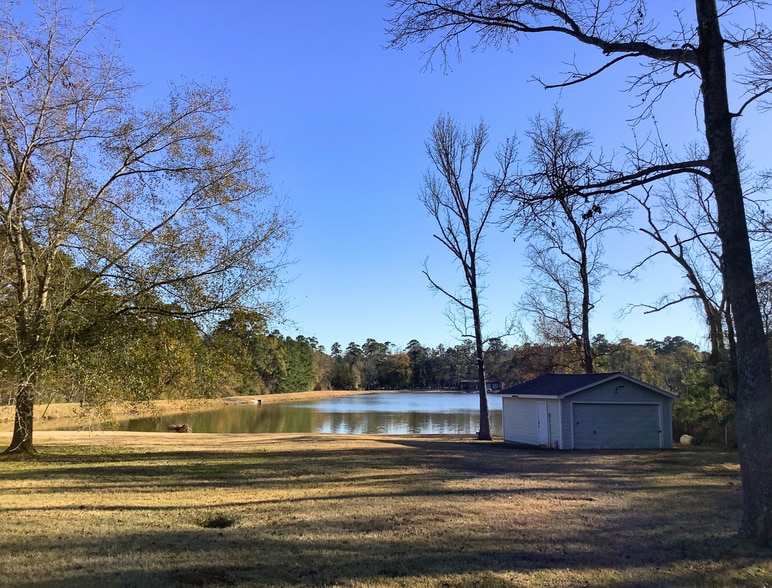 Building Photo - 1021 Columbia River Rd