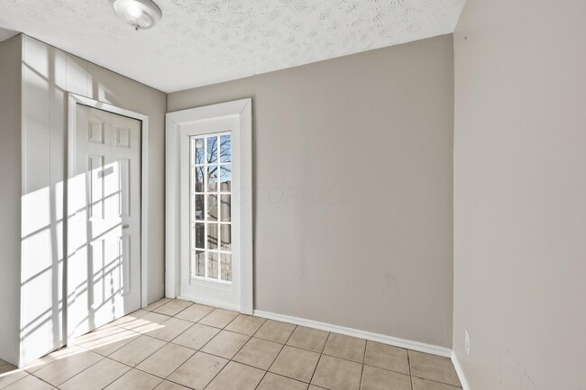 Building Photo - 1452 Summit St