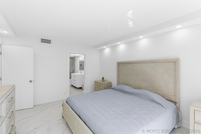 Building Photo - 3800 Galt Ocean Dr