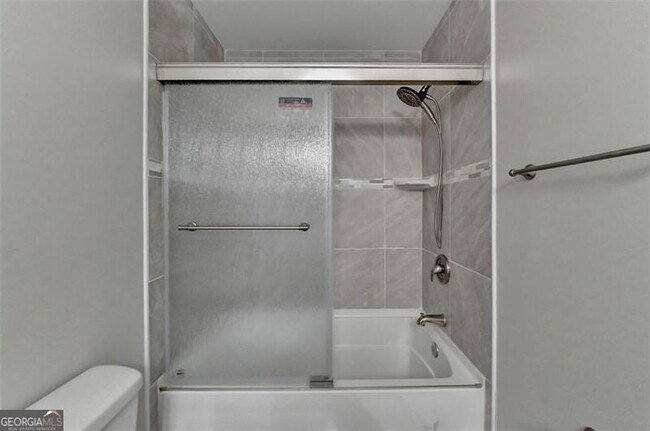 Building Photo - 903 Redwood Dr