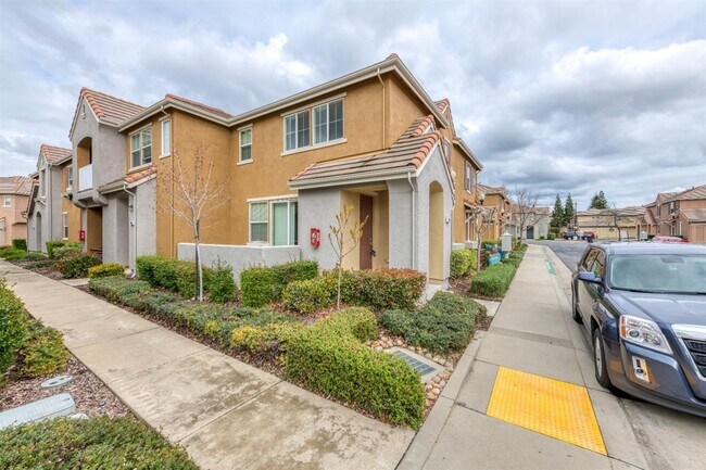 Building Photo - 1010 Dante Cir