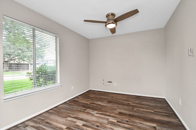 Building Photo - 13002 Kingsmill Dr