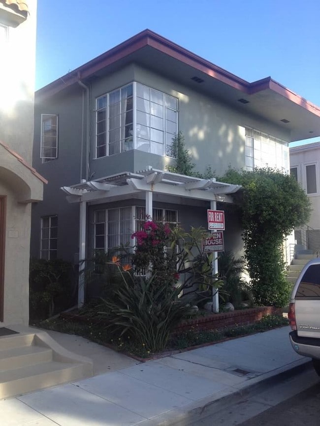 Building Photo - 111 Bennett Ave