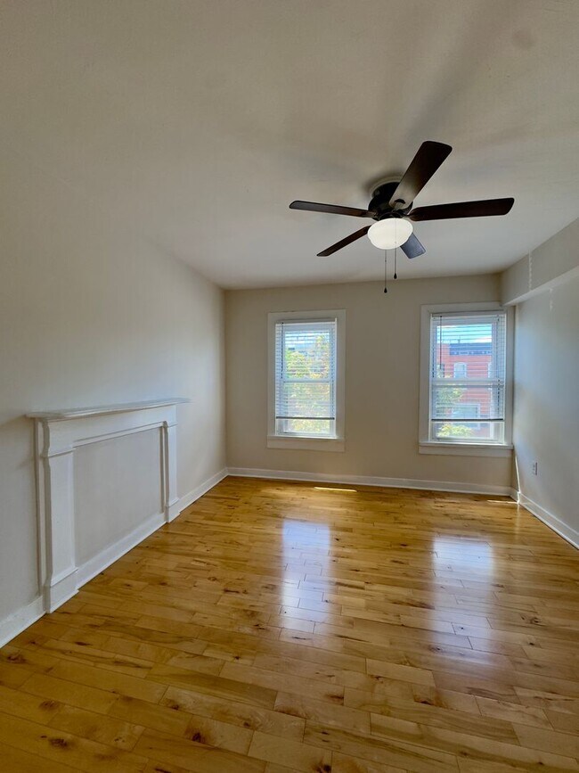 Building Photo - Charming 2 Bedroom/2 Bathroom Townhome in Canton, Baltimore, MD!