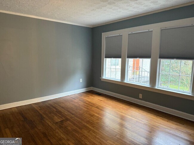 Building Photo - 1854 Virginia Ave