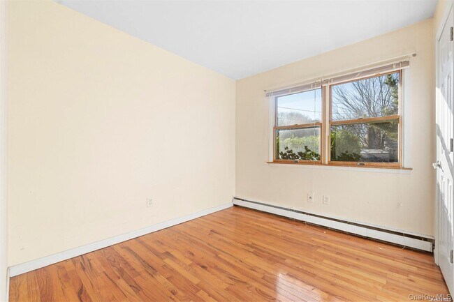 Building Photo - 4 Quaker Ct